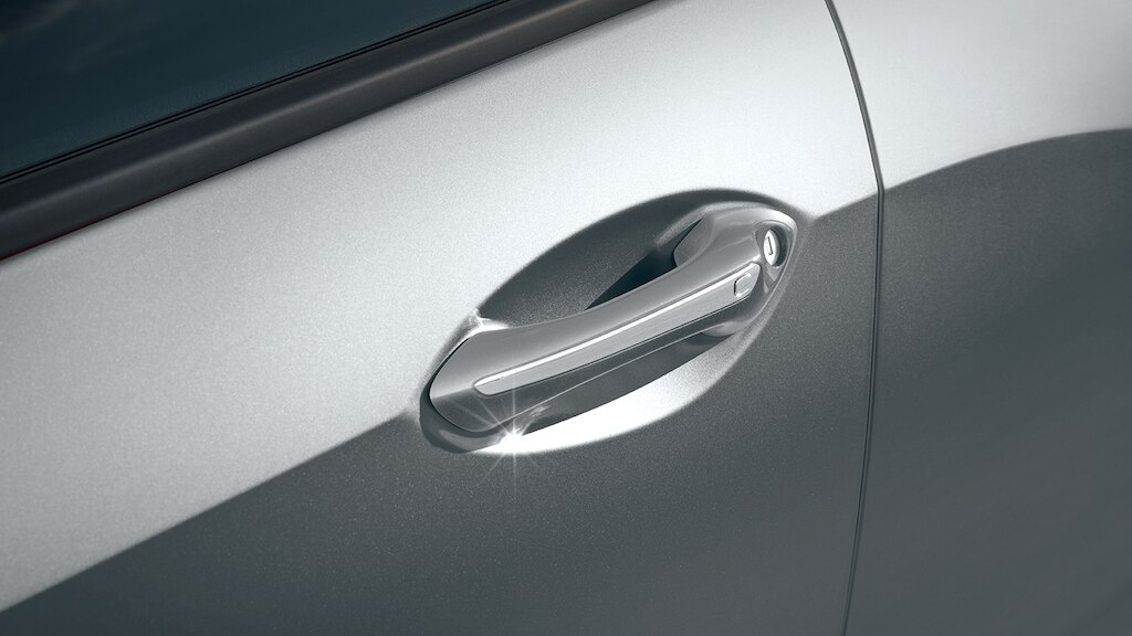 Set de manijas cromadas son parte de los accesorios exteriores para Chevrolet Onix 2024, sedán deportivo