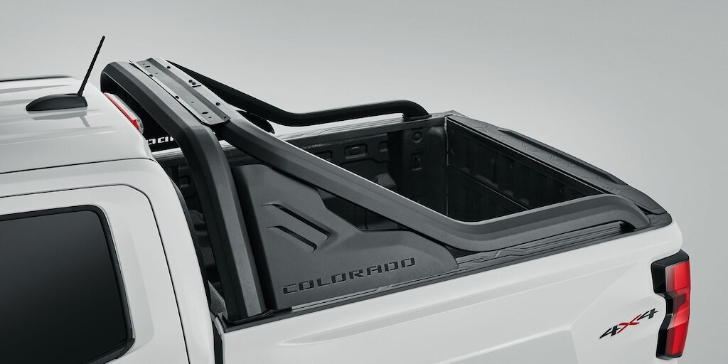 Mantén todo en su lugar con los accesorios para caja de carga de tu camioneta Chevrolet Colorado 2024..